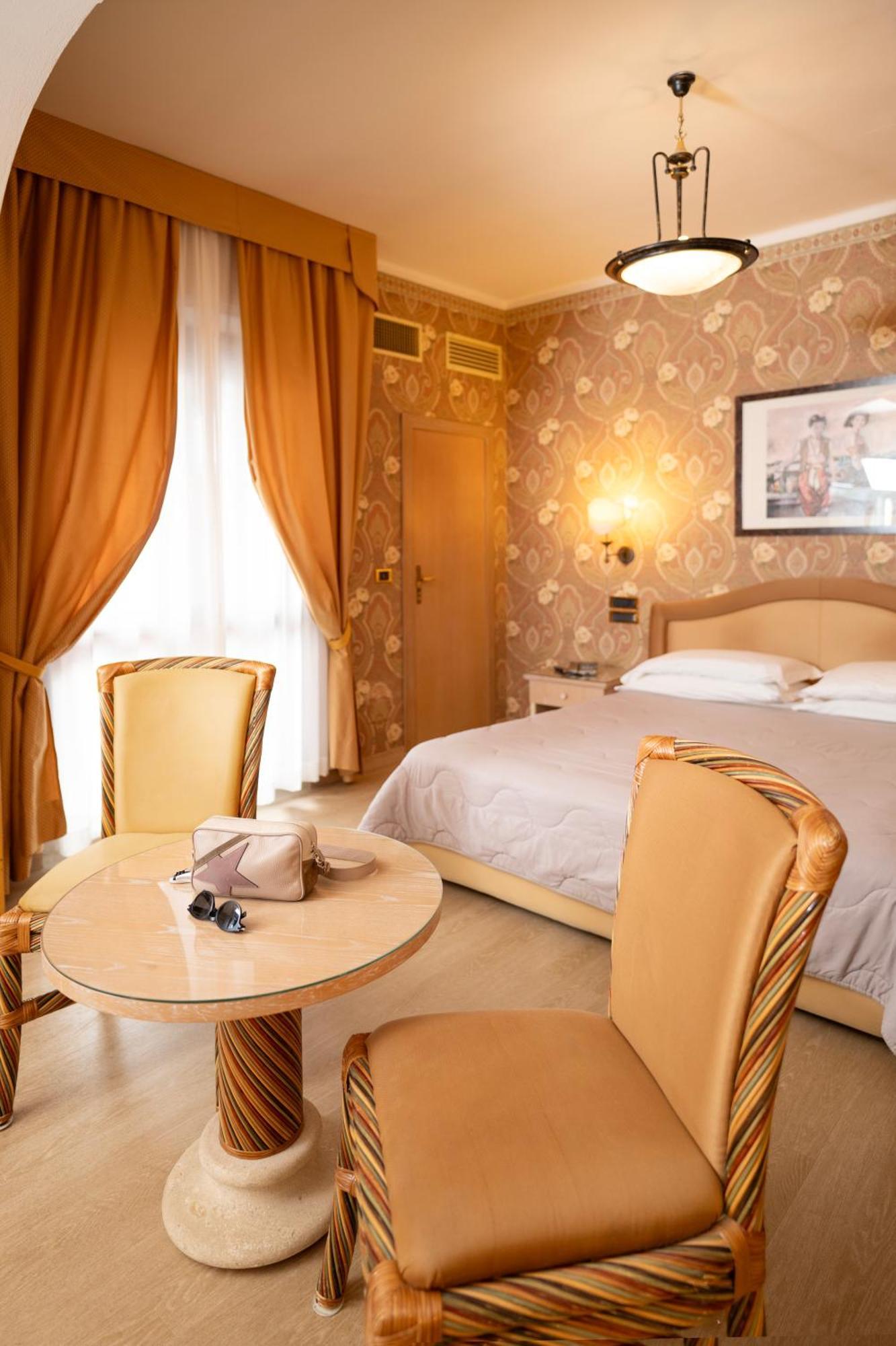 Hotel Promenade Монтесильвано Экстерьер фото
